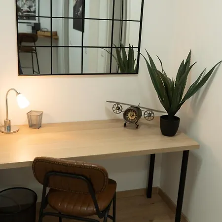 Apartment Apart79-indust Design I Garden With Terrace I Smart Tv I Free Parking I Free Wifi *