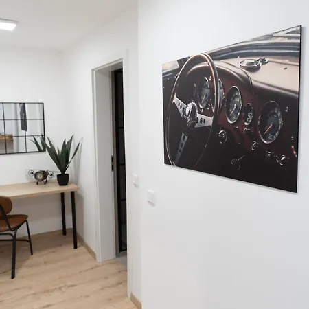 Apart79-indust Design I Garden With Terrace I Smart Tv I Free Parking I Free Wifi *