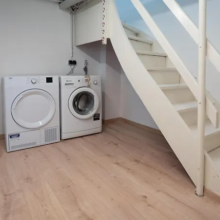 Apart79-indust Design I Garden With Terrace I Smart Tv I Free Parking I Free Wifi Apartment