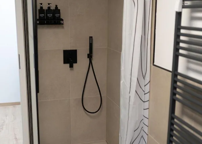 Apart79-indust Design I Garden With Terrace I Smart Tv I Free Parking I Free Wifi *