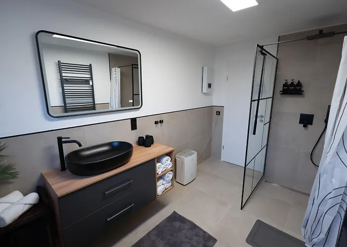 Apart79-indust Design I Garden With Terrace I Smart Tv I Free Parking I Free Wifi Appartement